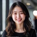 东京热app内容运营主编赵思琪头像，年轻女性，休闲装，笑容亲切