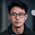 东京热app安全合规负责人王浩然头像，男性，眼镜，表情认真专注
